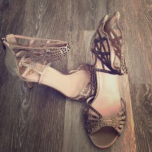 Shoes 👠 VINCE CAMUTO (NWOT)